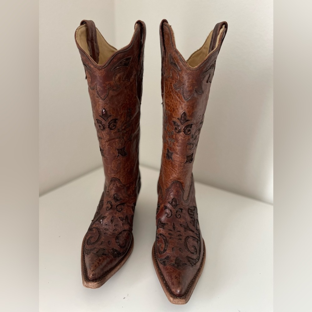 Corral Women's Distressed Brown Sequin Inlay Snip Toe Cowgirl Boots - C2668